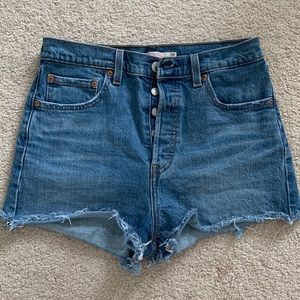 Levi’s ribcage shorts. W29. Like-new condition.